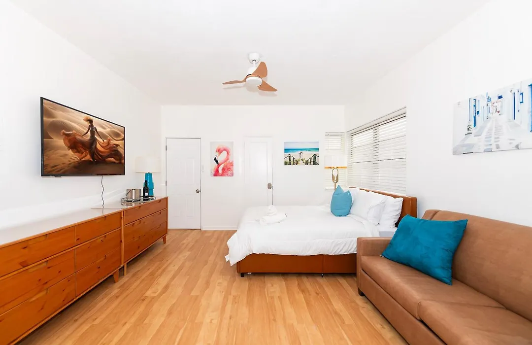 Bellamor Apts At 5Th St Shopping Mall-1